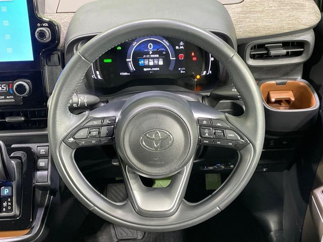 TOYOTA SIENTA HYBRID 2023
