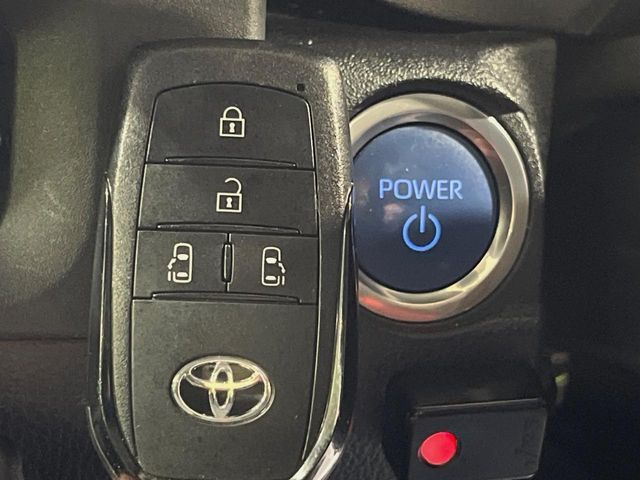 TOYOTA SIENTA HYBRID 2022