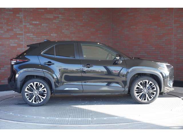 TOYOTA YARIS CROSS HYBRID 2025