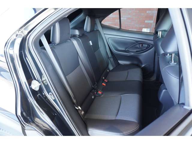 TOYOTA YARIS CROSS HYBRID 2025