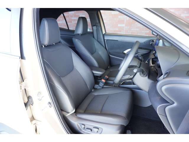 TOYOTA YARIS CROSS HYBRID 2025