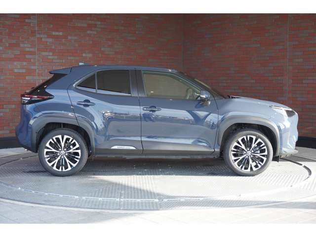 TOYOTA YARIS CROSS HYBRID 2025