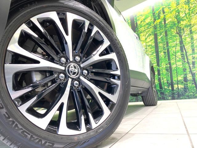 TOYOTA YARIS CROSS 2025