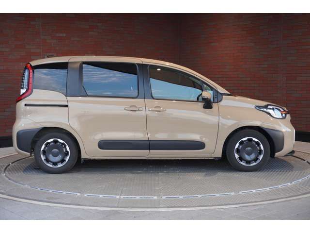 TOYOTA SIENTA HYBRID 2025