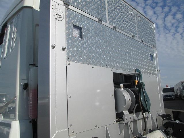 MITSUBISHI FUSOU SUPER GREAT 2025