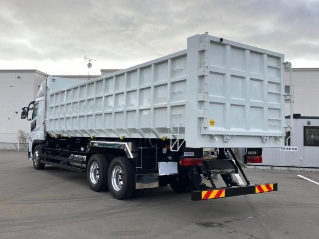 MITSUBISHI FUSOU SUPER GREAT 2025