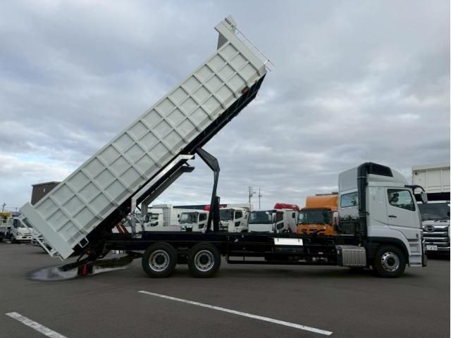 MITSUBISHI FUSOU SUPER GREAT 2025