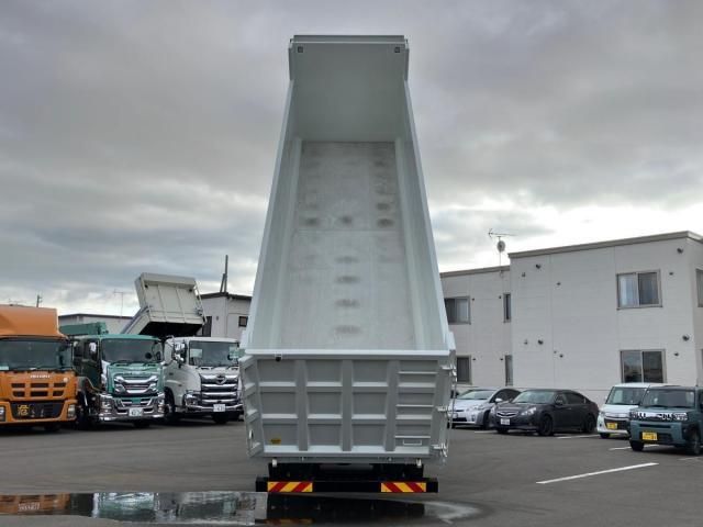 MITSUBISHI FUSOU SUPER GREAT 2025