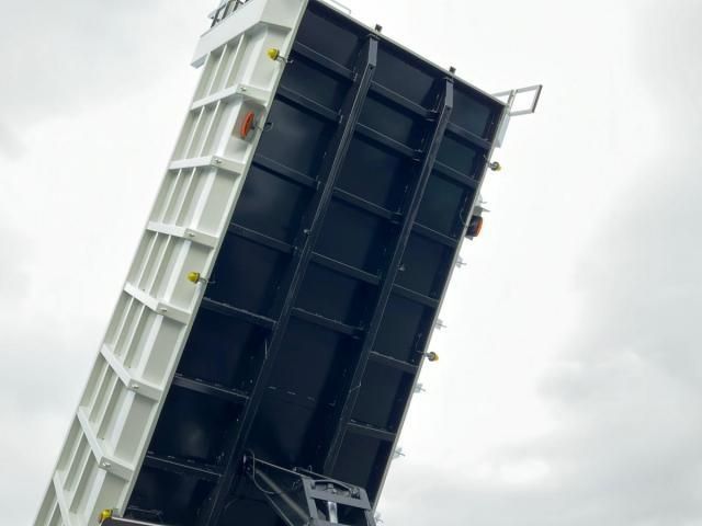 MITSUBISHI FUSOU SUPER GREAT 2025