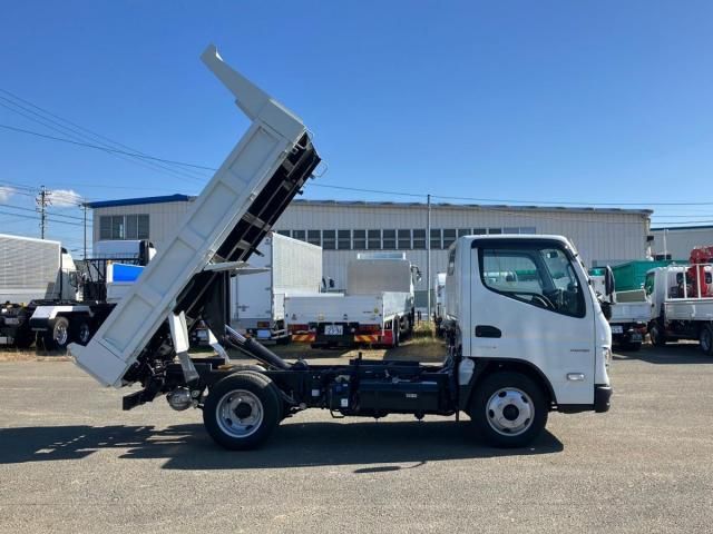 MITSUBISHI CANTER 2024