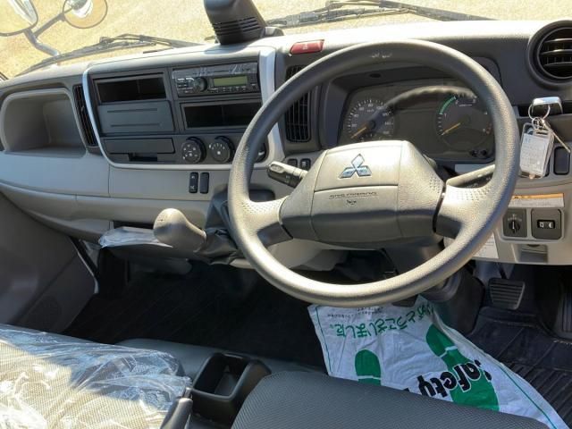 MITSUBISHI CANTER 2024