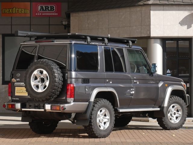 TOYOTA LANDCRUISER van 2015