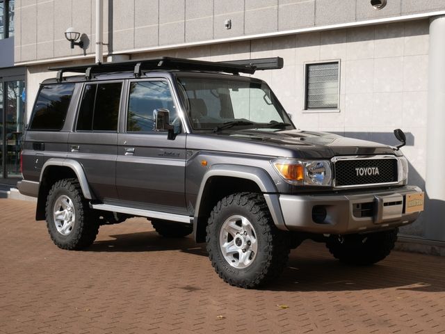 TOYOTA LANDCRUISER van 2015