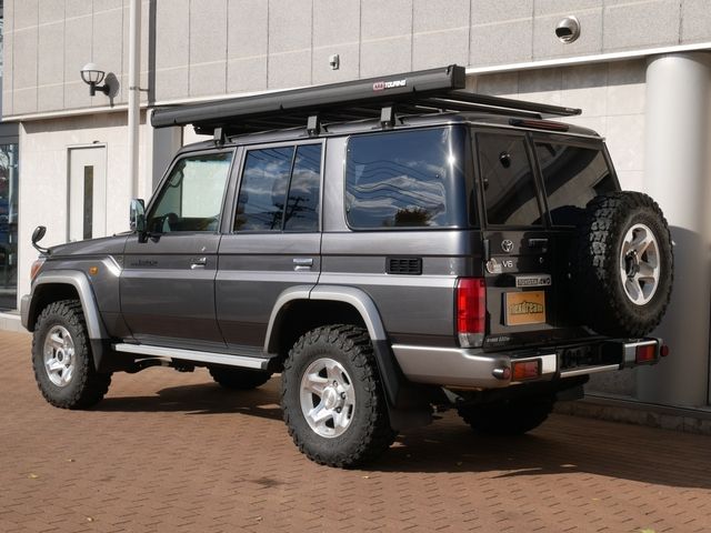 TOYOTA LANDCRUISER van 2015