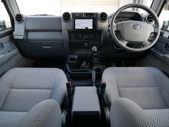 TOYOTA LANDCRUISER van 2015