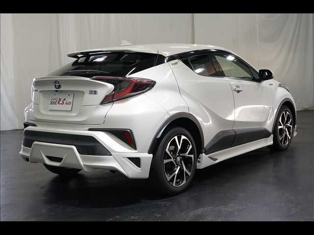 TOYOTA C-HR 2017
