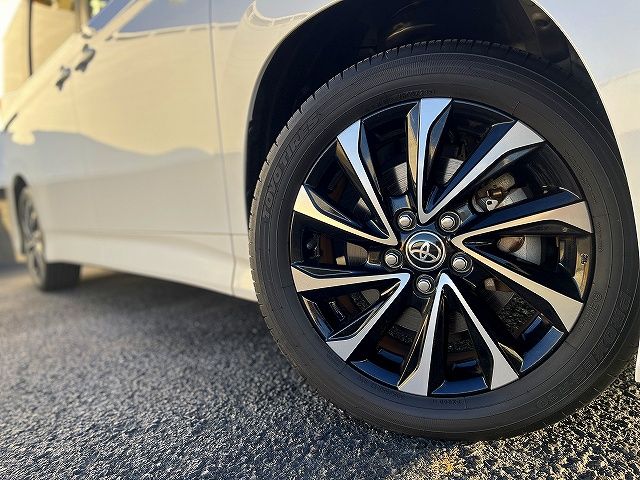 TOYOTA NOAH HYBRID 2023