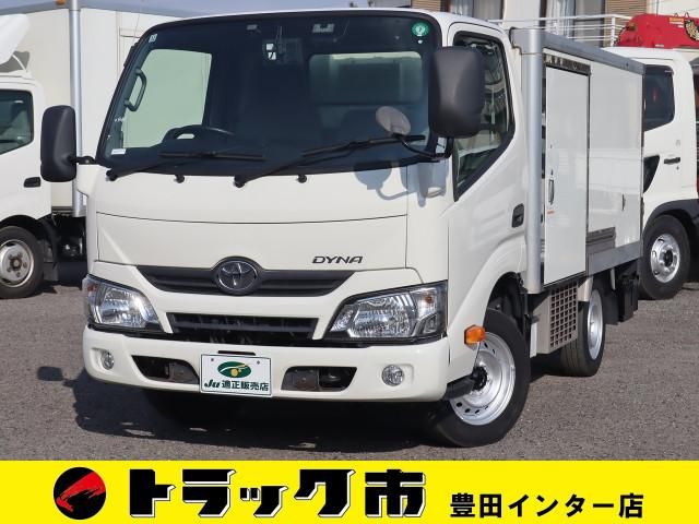 TOYOTA DYNA 2021