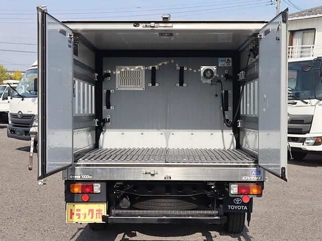 TOYOTA DYNA 2021