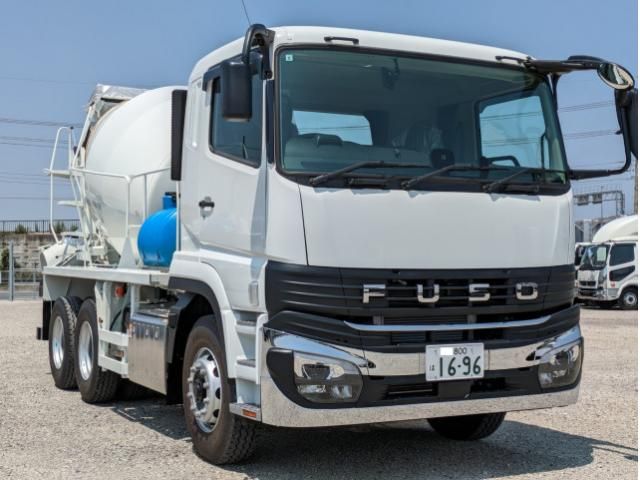 MITSUBISHI FUSOU SUPER GREAT 2025