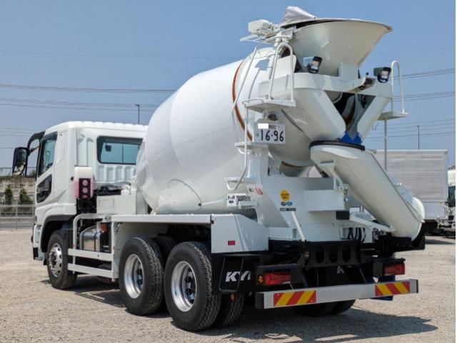 MITSUBISHI FUSOU SUPER GREAT 2025