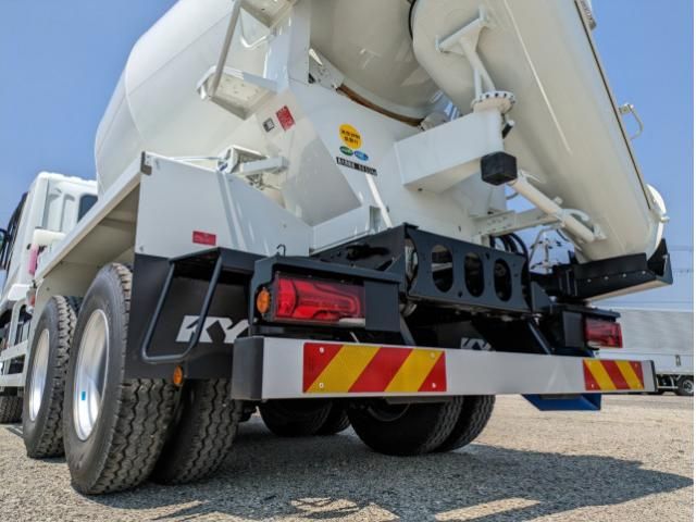 MITSUBISHI FUSOU SUPER GREAT 2025