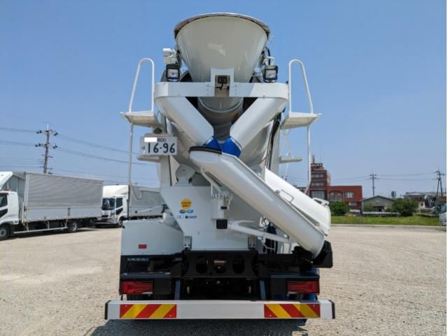 MITSUBISHI FUSOU SUPER GREAT 2025