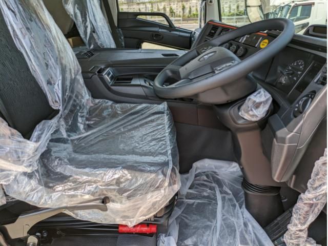 MITSUBISHI FUSOU SUPER GREAT 2025