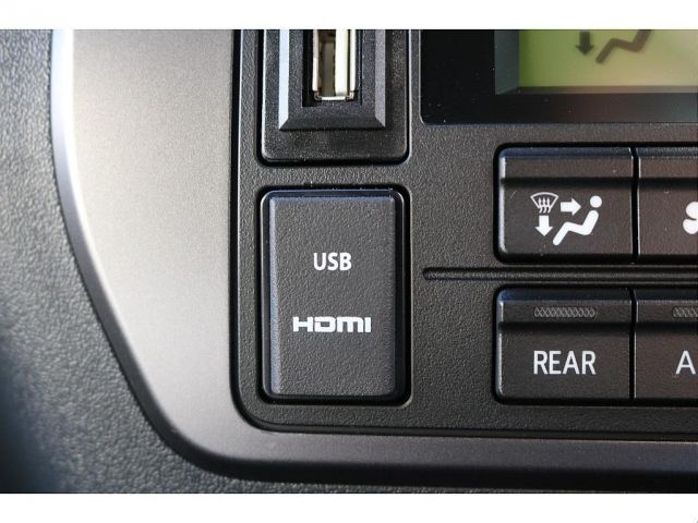 TOYOTA HIACE van 4WD 2024