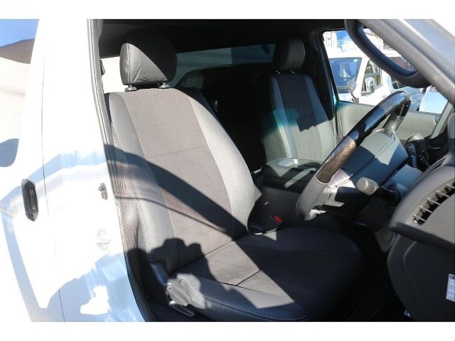 TOYOTA HIACE van 4WD 2024