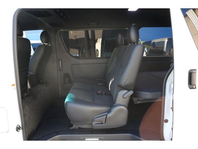 TOYOTA HIACE van 4WD 2024