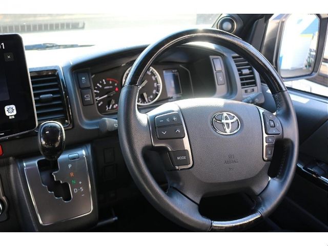 TOYOTA HIACE van 4WD 2024