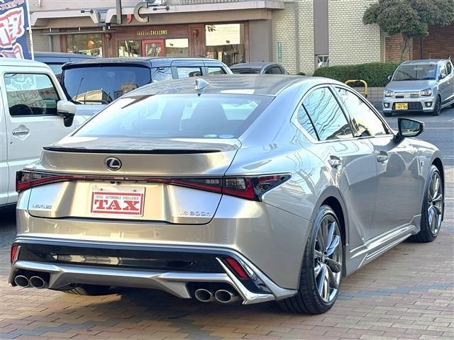 TOYOTA LEXUS IS300h 2020