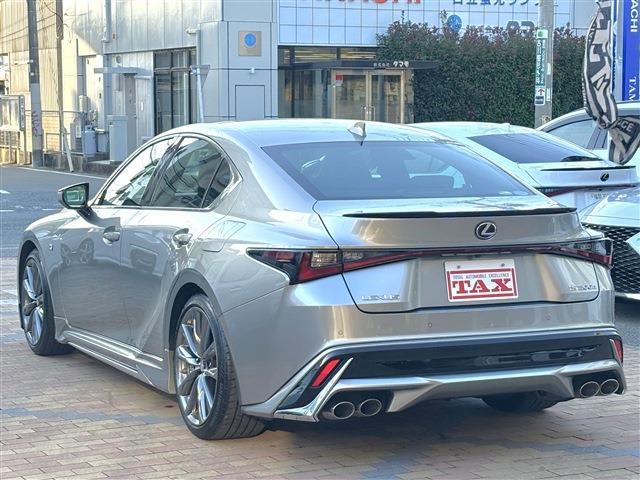 TOYOTA LEXUS IS300h 2020