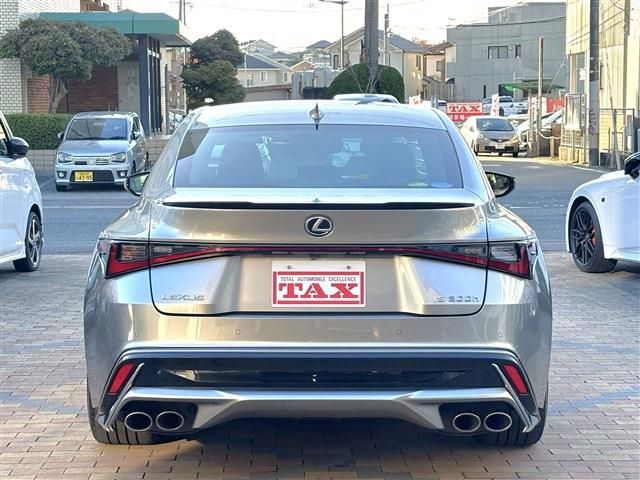 TOYOTA LEXUS IS300h 2020