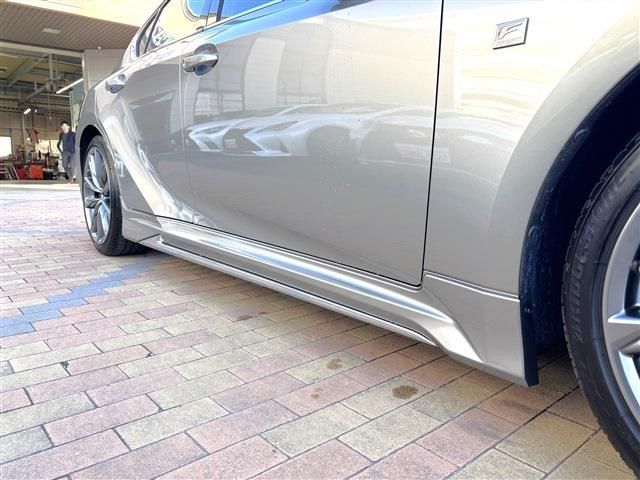 TOYOTA LEXUS IS300h 2020