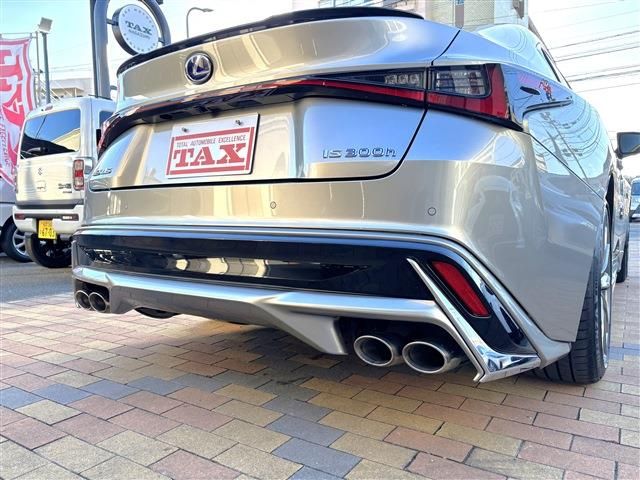 TOYOTA LEXUS IS300h 2020