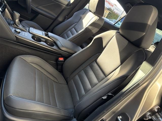 TOYOTA LEXUS IS300h 2020