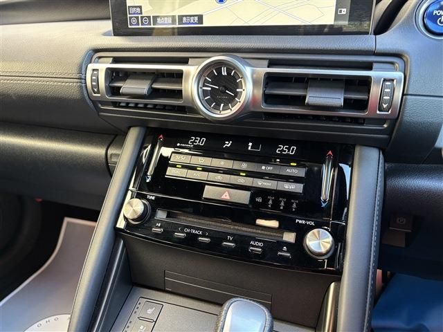 TOYOTA LEXUS IS300h 2020