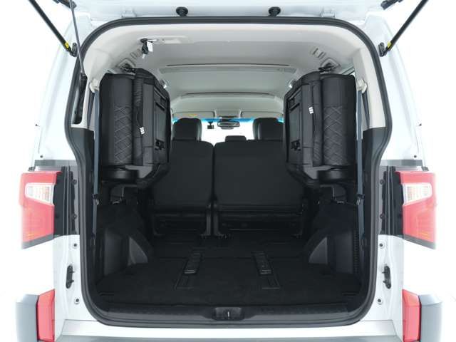 MITSUBISHI DELICA D:5 4WD 2023