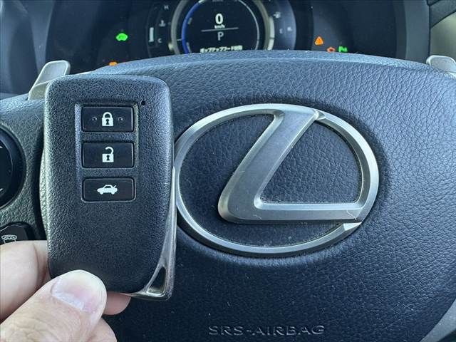 TOYOTA LEXUS IS300h 2013