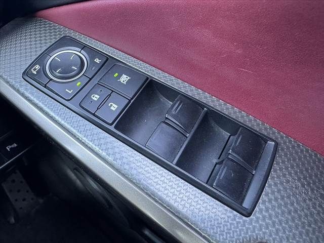 TOYOTA LEXUS IS300h 2013