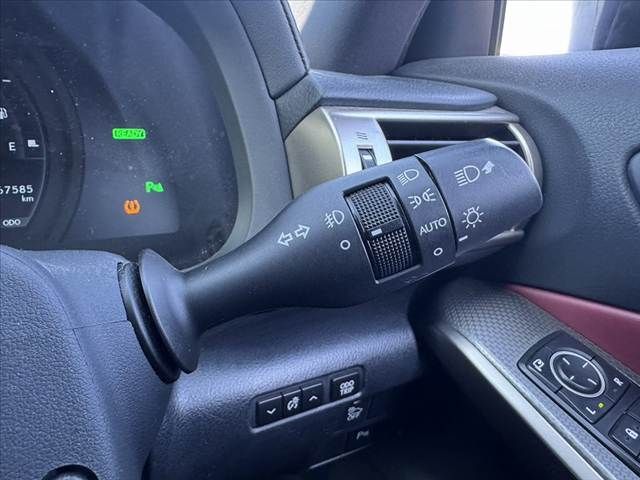 TOYOTA LEXUS IS300h 2013