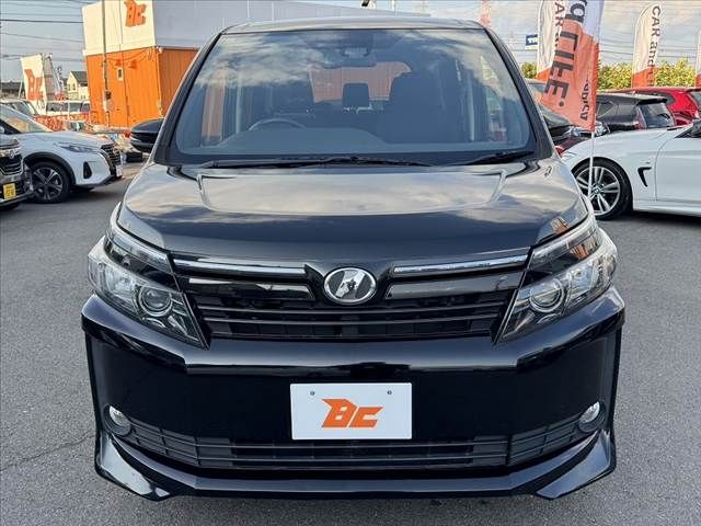 TOYOTA VOXY 2017
