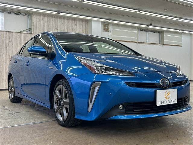 TOYOTA PRIUS 2019