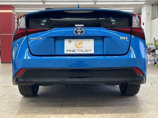 TOYOTA PRIUS 2019
