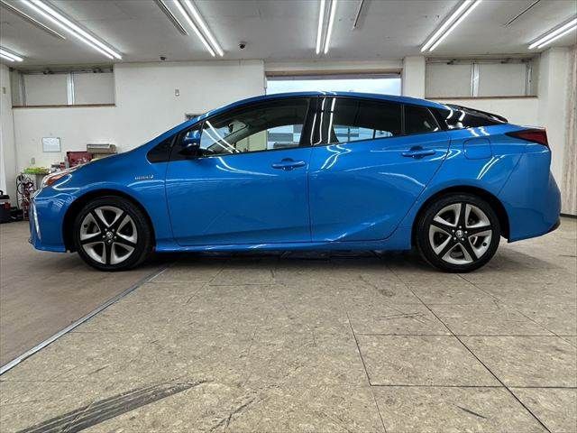 TOYOTA PRIUS 2019