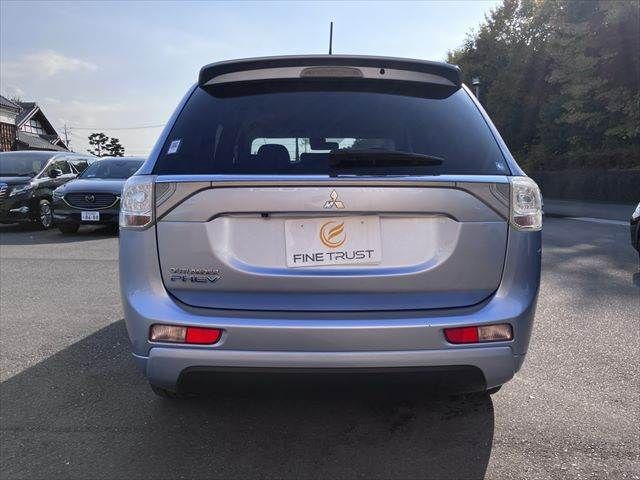 MITSUBISHI OUTLANDER PHEV 2013