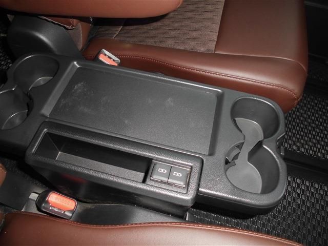 TOYOTA NOAH HYBRID 2024