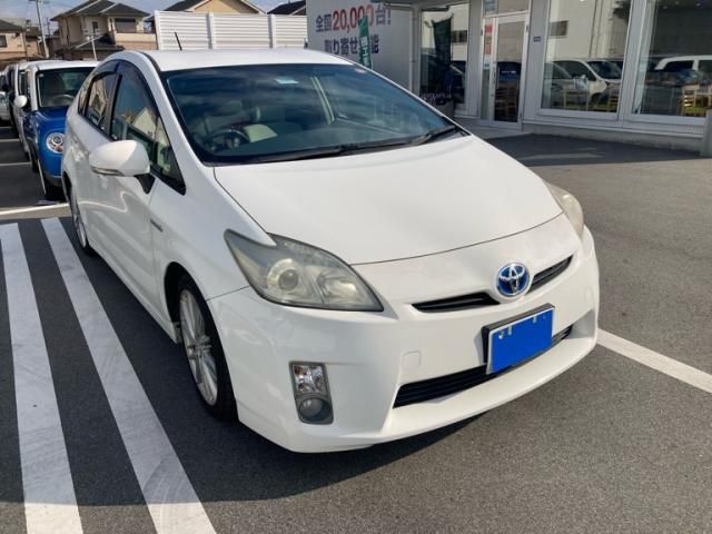 TOYOTA PRIUS 2011